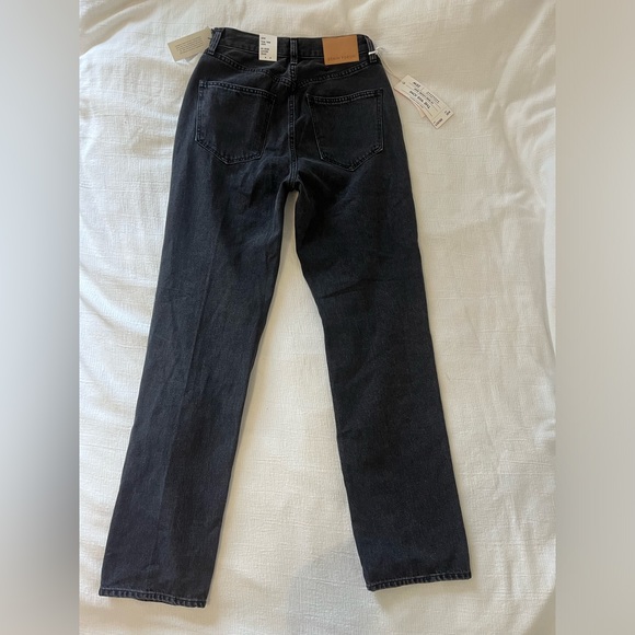 Aritzia Denim Forum
The '90s Hi-Rise Loose Jean - Picture 4 of 11